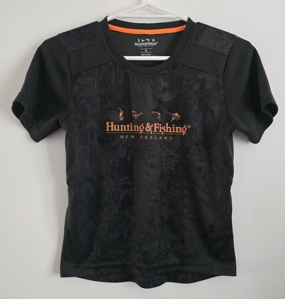 Hunting & Fishing Kids T-Shirt – Size 6 Carousel 1