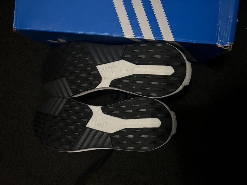 Adidas Avryn Carousel 2