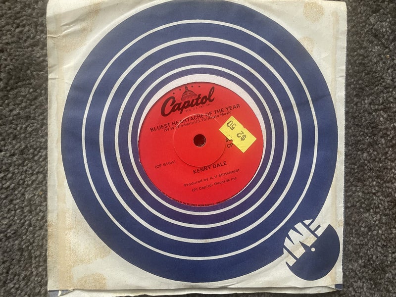 Kenny Dale - Bluest heartache of the year - 7" Vinyl $2 Res Carousel 1