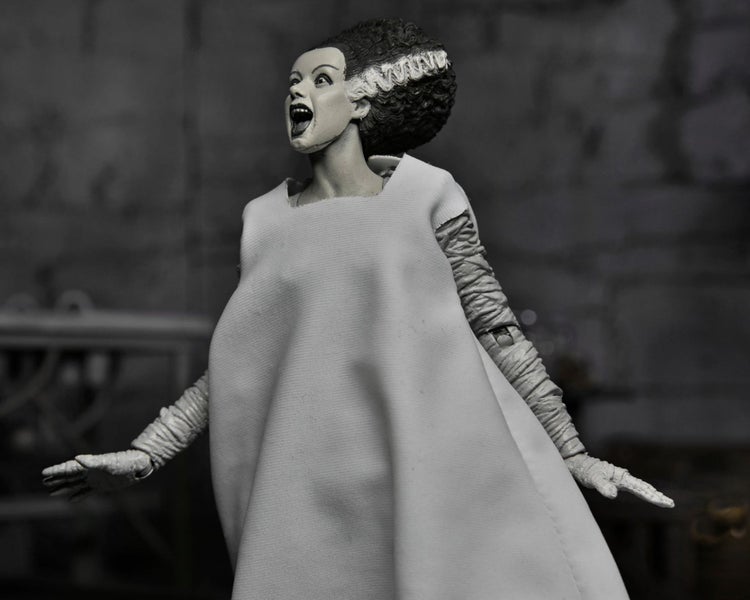 Universal Monsters - Bride Of Frankenstein B/W 7" Scale Action Figure Carousel 2