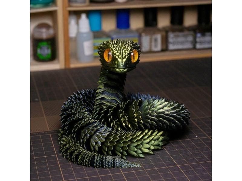 3D Printed Snake Rotatable Articulated Snake Joint Mobility Animal Simulation Carousel 1