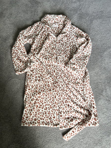 Women Dressing Gown Carousel 1