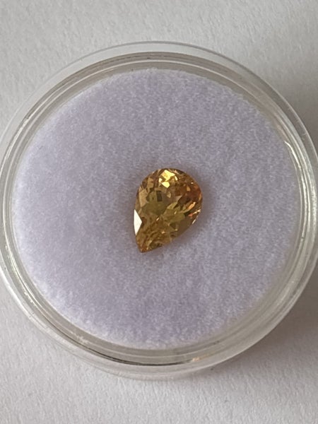 GOSSULAR GARNET Yellow Teardrop Gemstone 1.50cts Carousel 2