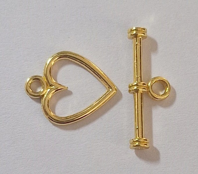 2 BRIGHT GOLD HEART TOGGLE CLASPS Carousel 1