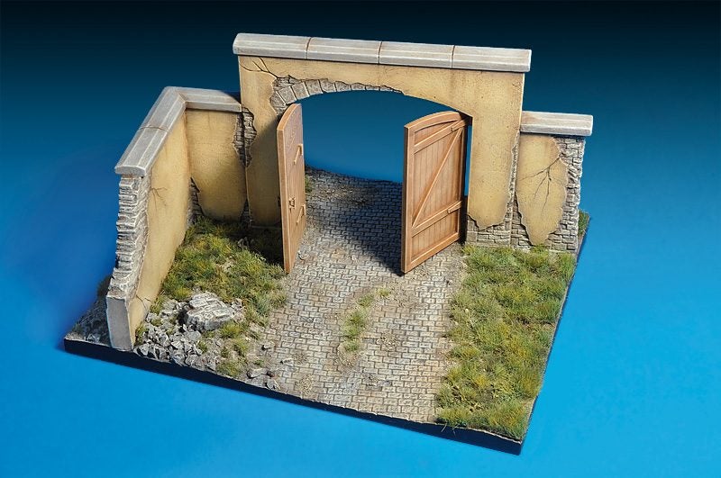 FARM GATE WITH BASE Model Kit62863873633282112