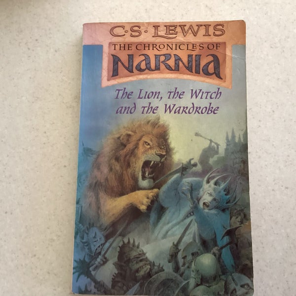 Chronicles of Narnia the Lion, The Witch and the Wardrobe Carousel 1
