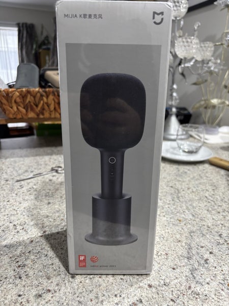 Blu tooth microphone and speaker Carousel 1