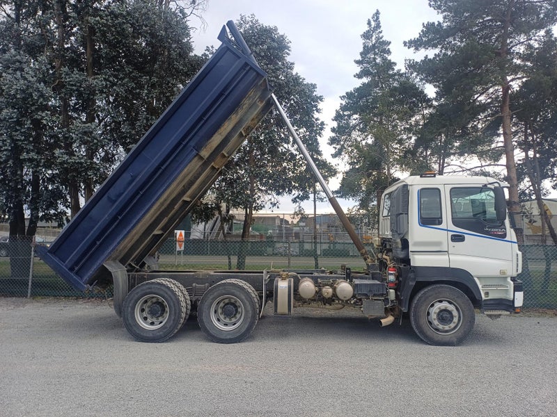 2013 Isuzu CYZ400 12 Month Unlimited KM Mech Wa...62865837713539111