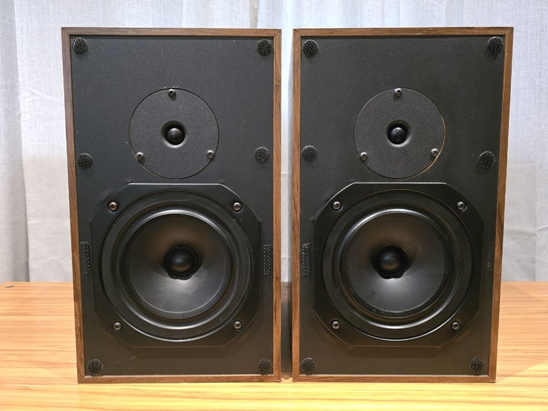 Arcam 2 Classic Speakers Carousel 1
