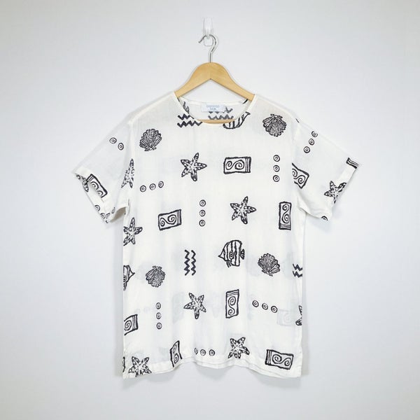 Banana Blue - White Linen Top with Shell and Starfish Print Carousel 1