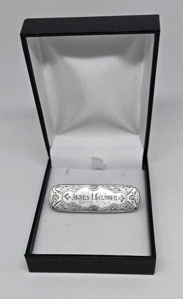 Vintage 1957 sterling silver brooch - 8.2 grams- engraved Carousel 1