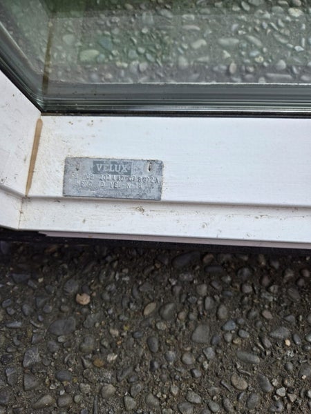 Velux Skylight x 1 Carousel 2