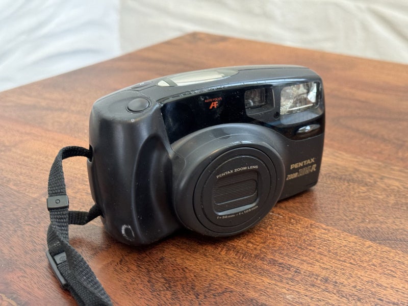 Pentax Zoom 105-R 35mm zoom film camera Carousel 1