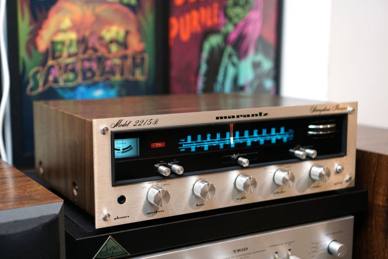 Marantz 2215B Vintage Amplifier & Receiver from The Golden 1970s Made in Japan Carousel 1