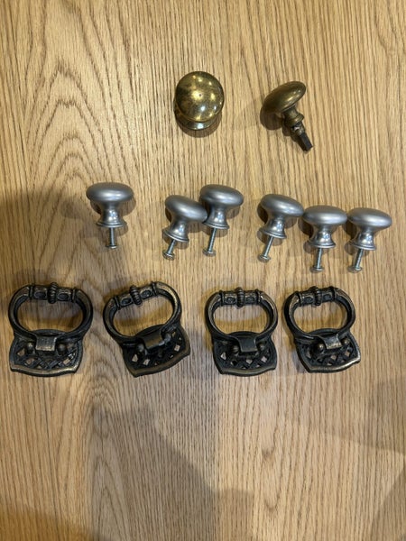 Cabinet knobs Carousel 1