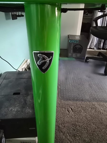 Arozzi Arena Gaming Desk Green Carousel 2
