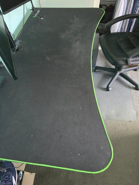 Arozzi Arena Gaming Desk Green Carousel 3