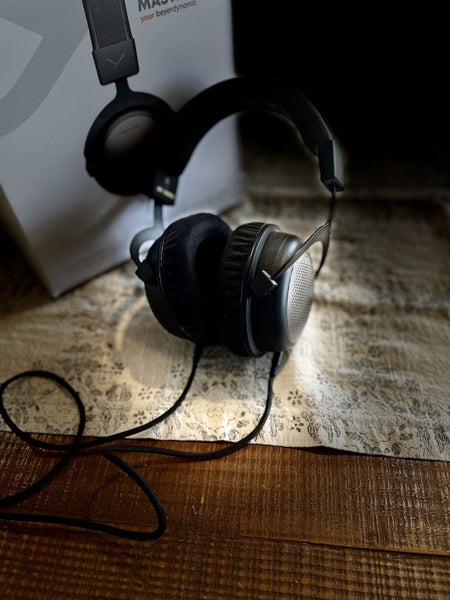 Beyerdynamic T1 Audiophile Headphones and Topping LS30II Amp Carousel 2