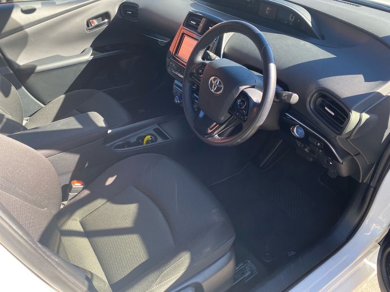 2021 Toyota Prius S 1.8 Ltr Hybrid62854330117889113