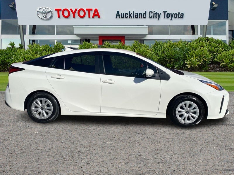 2021 Toyota Prius S 1.8 Ltr Hybrid62854330117889114