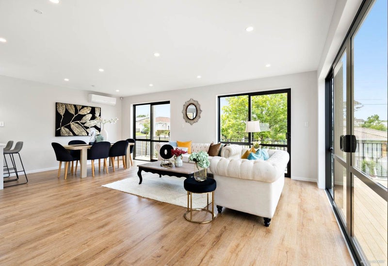 12mm Rustic Oak Natural $35/m2 incl gst and underlay - Laminate flooring Carousel 1