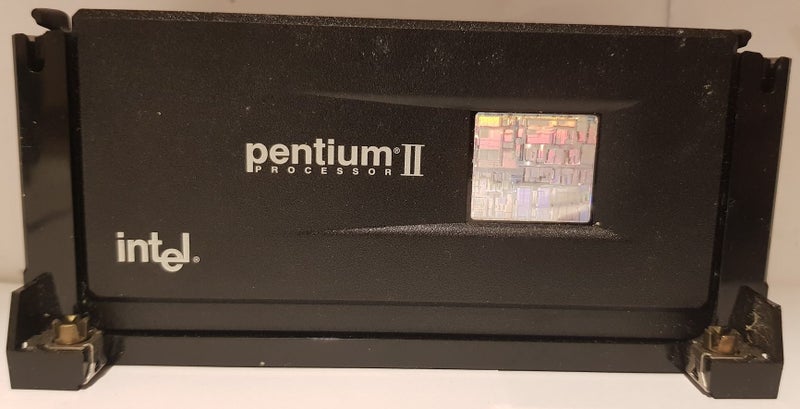 VINTAGE - INTEL PENTIUM II CPU Carousel 1