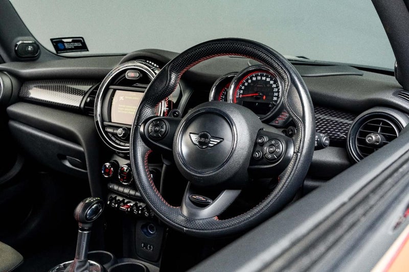 2016 MINI Cooper JCW 2.0PT/6AT/HA/3DR62866857713666112