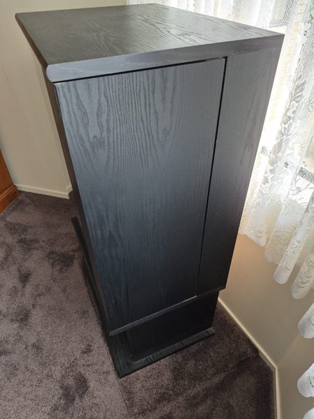 MEDIA CABINET - SOLID WOOD Carousel 6