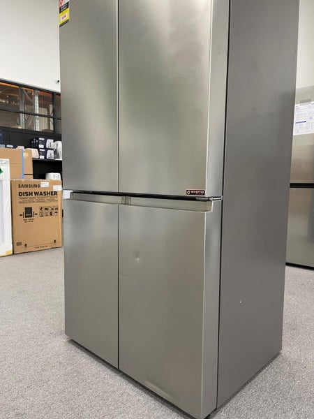 Hisense 609L PureFlat French Door Refrigerator Carousel 2