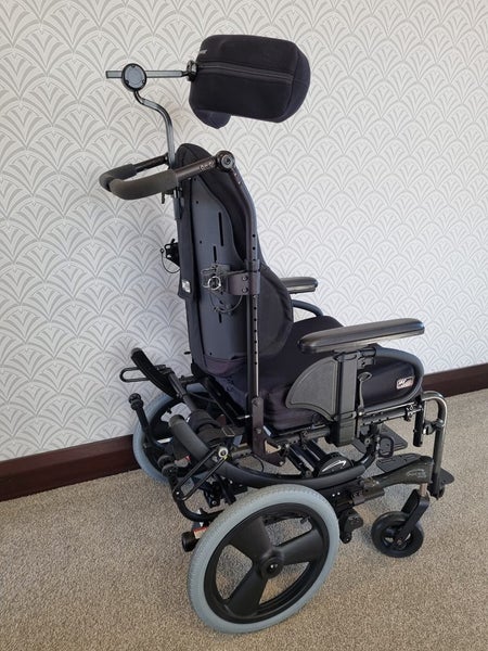 Quickie IRIS Tilt-in-space wheelchair Carousel 2