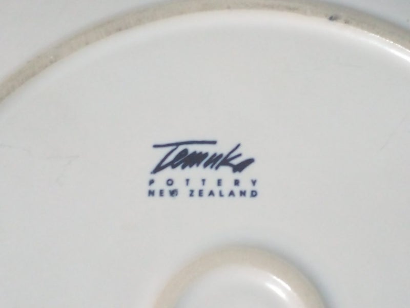 3 Large Temuka Pottery Plates Carousel 6