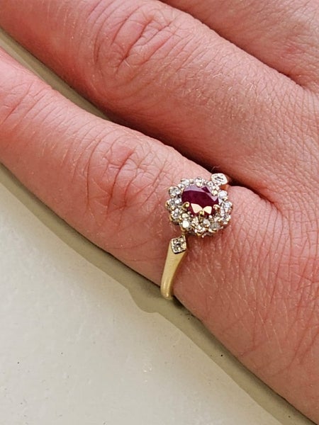 9ct GOLD 0.50ct MINIATURE RUBY CLUSTER Carousel 1