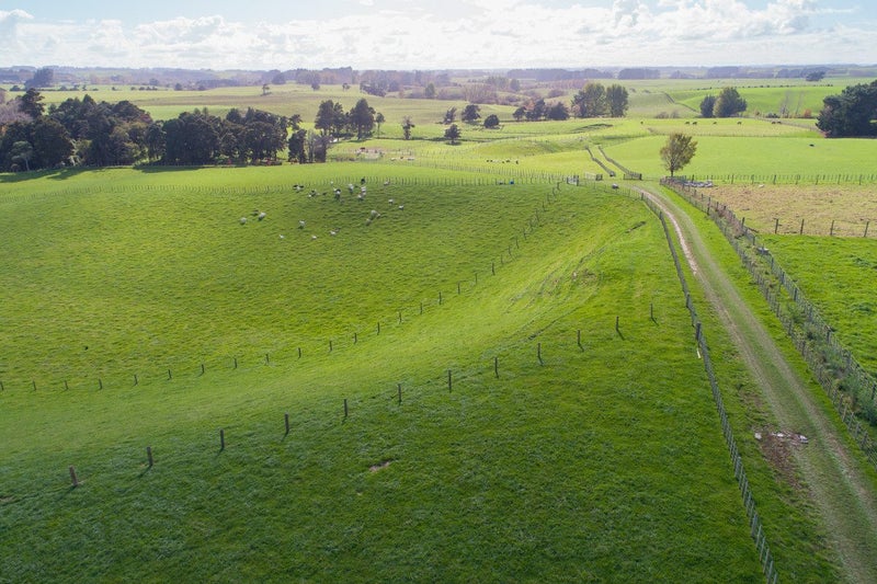 Attractive, Well Fenced, Watered + Massive Sheds!62866869681795114