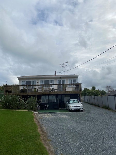 Image 1 of 7