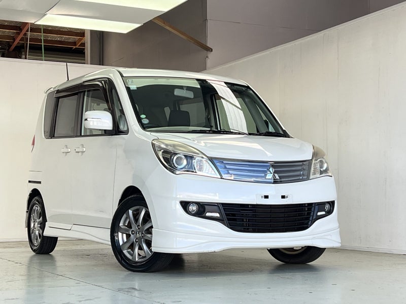 2012 Mitsubishi Delica D2 WITH 15``ALLOYS62854324432130112