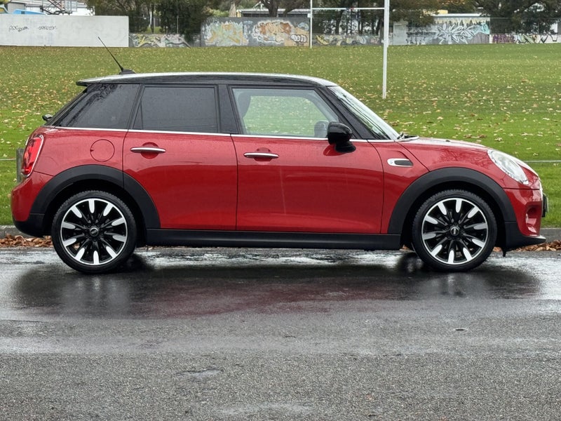 2015 MINI Cooper 1.5 Turbo - 5-Door Automatic -...62863273813635111