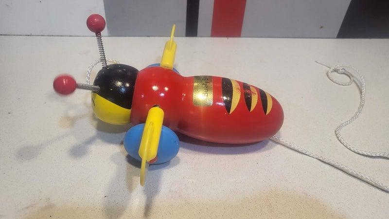 BUZZY BEE WOODEN TOY Carousel 2