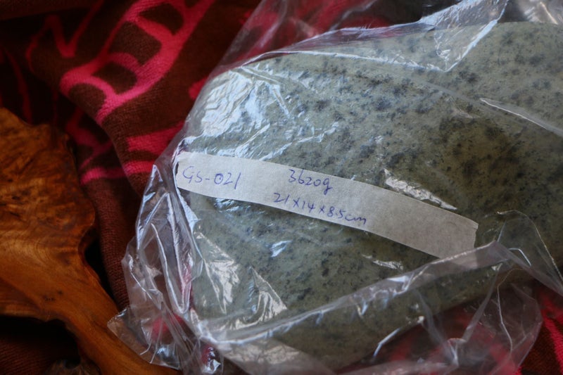 New Zealand greenstone touchstone pounamu carving stone home deco unique gift Carousel 14