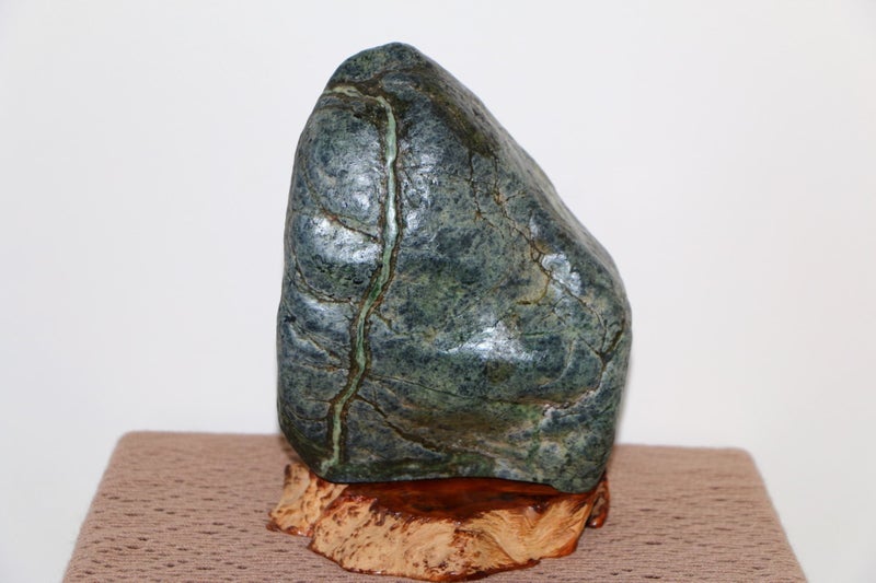 New Zealand greenstone touchstone large pounamu carving stone home deco gift Carousel 1