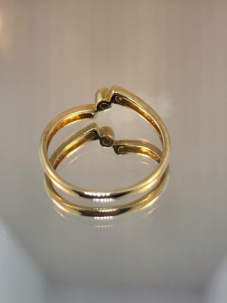 9ct Yellow Gold & Diamond Ring Carousel 2