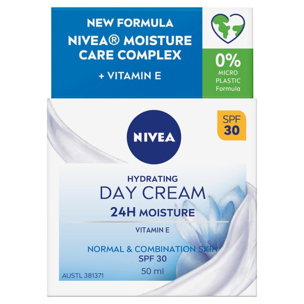 NIVEA Hydrating Day Cream SPF30 50ml Carousel 1