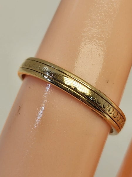 Yellow Gold Band Carousel 5