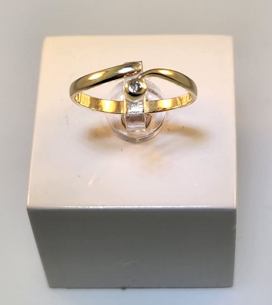 Yellow Gold & Diamond Ring Carousel 1