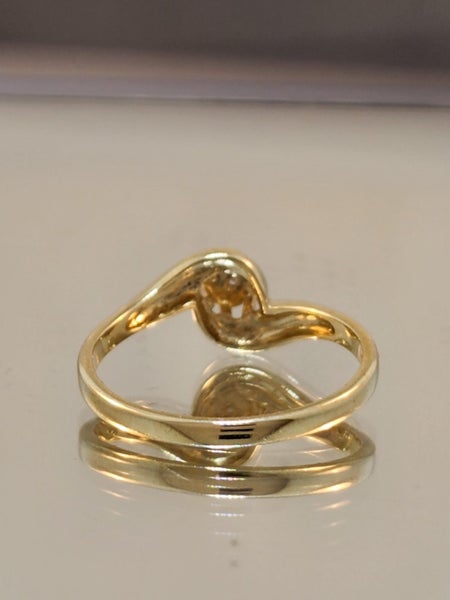 9ct Yellow Gold & Diamond Solitaire Ring Carousel 2