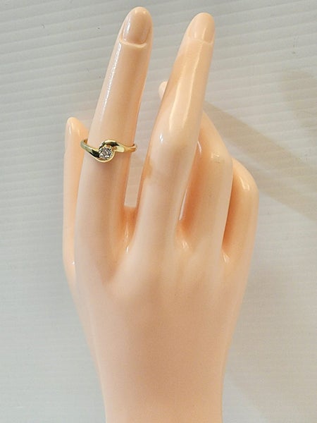 9ct Yellow Gold & Diamond Solitaire Ring Carousel 4