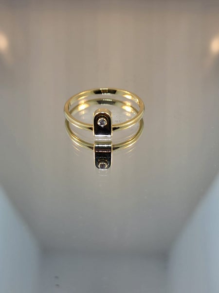 14ct Yellow Gold & Diamond Ring Carousel 1