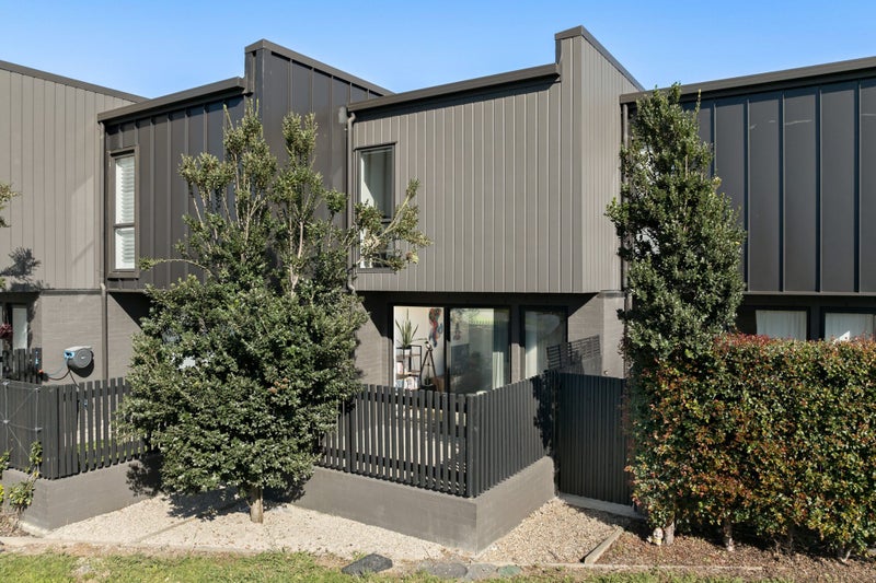 Image 2 of 11