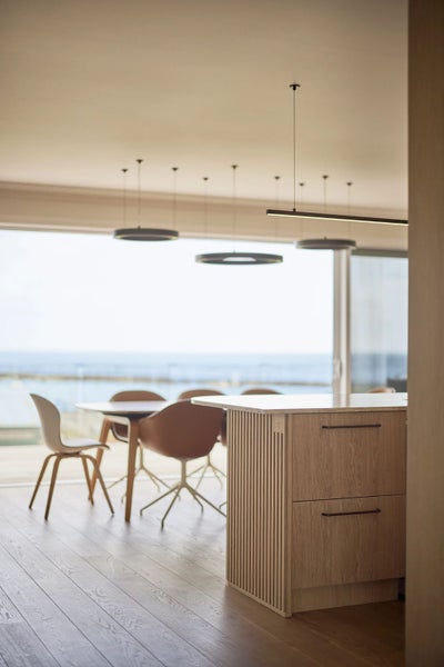 VidaPlank Premium Oak Lacquered Plank Flooring - Mudbrick Lusso Carousel 3