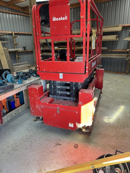 Track scissor lift62933729602178112