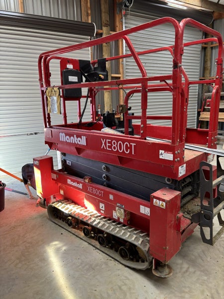 Track scissor lift629337296021781122